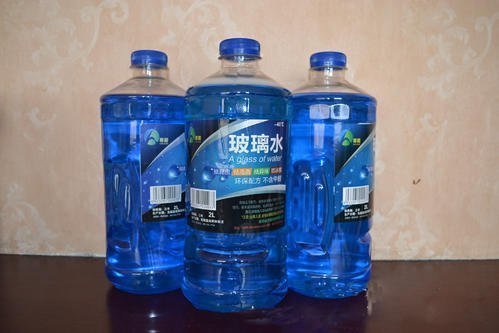 新车的玻璃水能用多久,多久加一次玻璃水